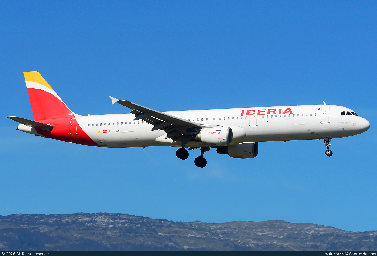 Photo of EC-HUI - Airbus A321-212 operated by Iberia