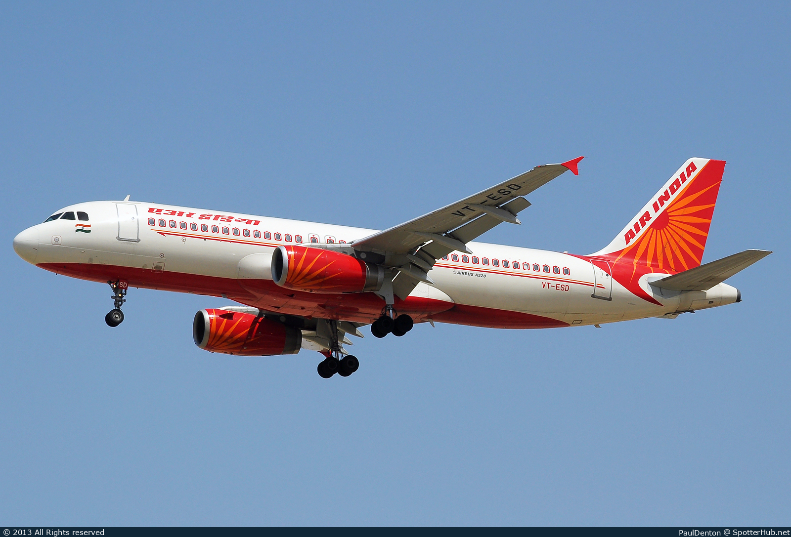 Photo of VT-ESD - Airbus A320-231 operated by Air India