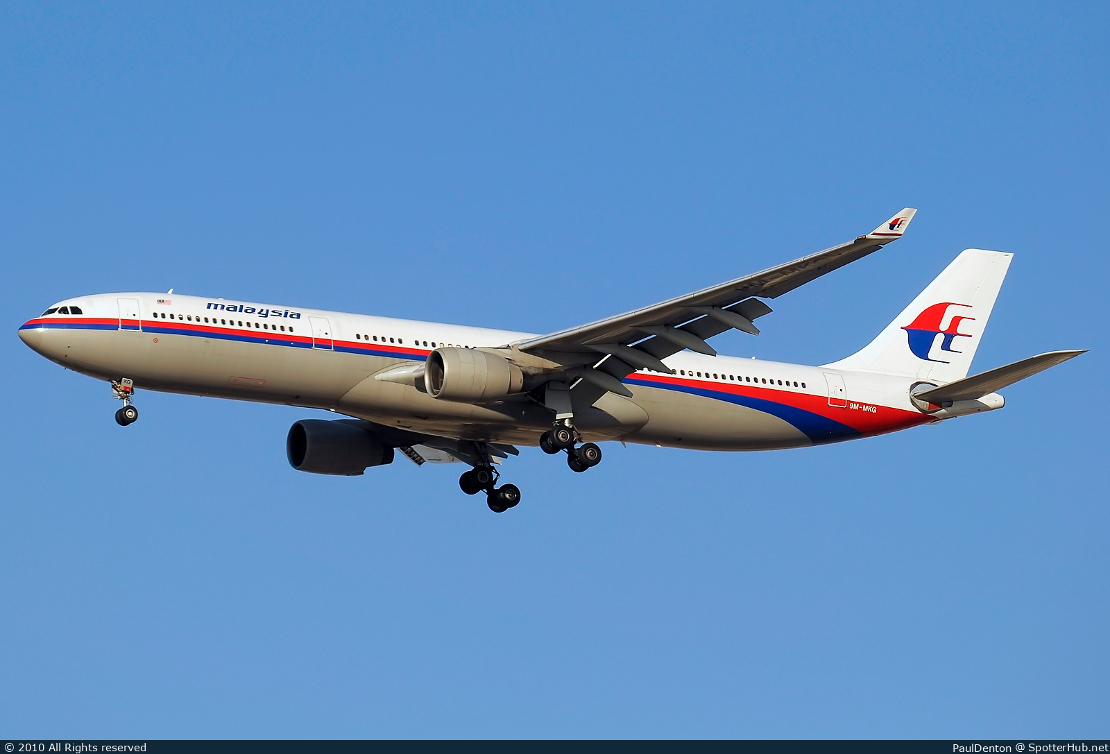 Photo of 9M-MKG - Airbus A330-322 operated by Malaysia Airlines