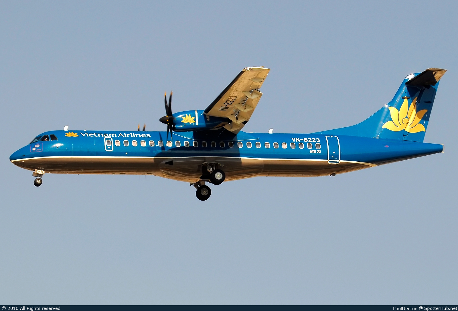 Photo of VN-B223 - ATR 72-500 operated by Vietnam Airlines