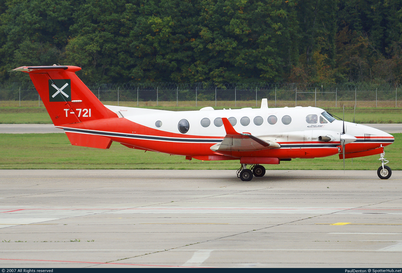 Photo of T-721 - Beechcraft B300C Super King Air 350C operated by Swiss Air Force