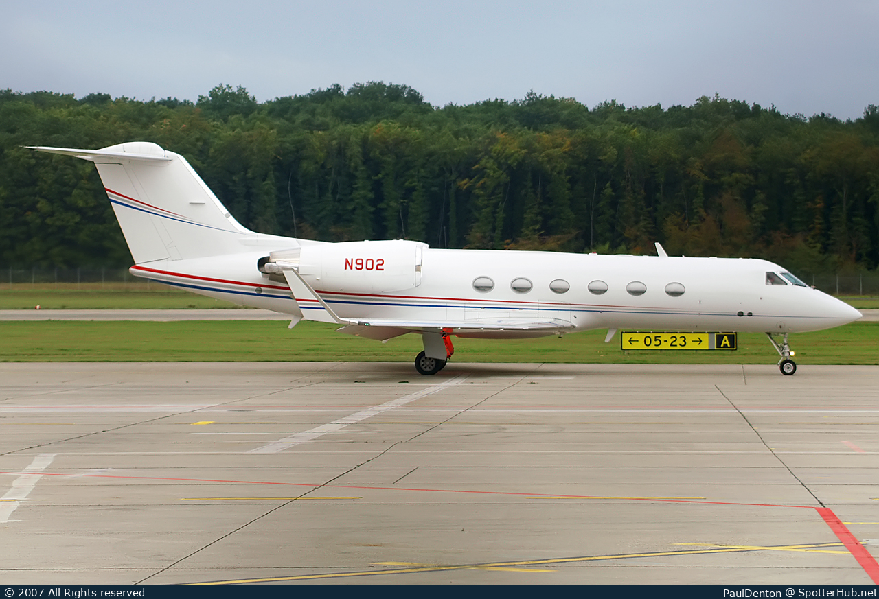 Photo of N902 - Gulfstream GIV-SP operated by Owens-Illinois