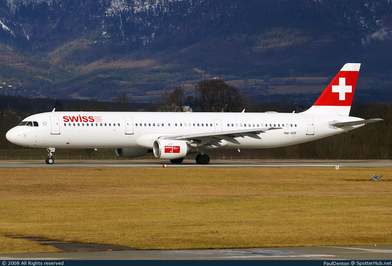 Photo of HB-IOF - Airbus A321-111 operated by Swiss International Air Lines