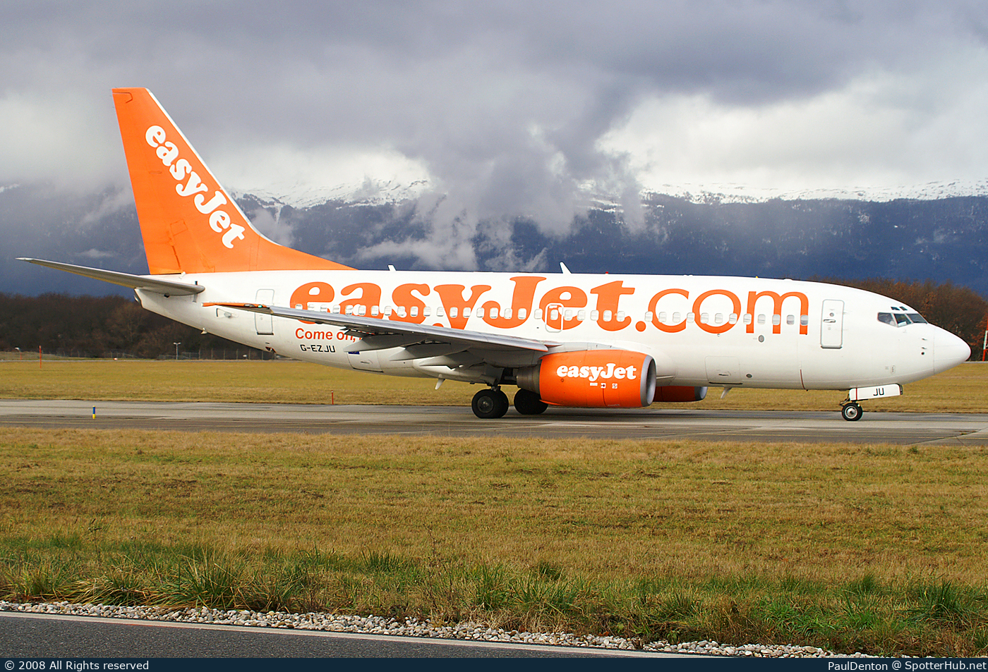 Photo of G-EZJU - Boeing 737-73V operated by easyJet
