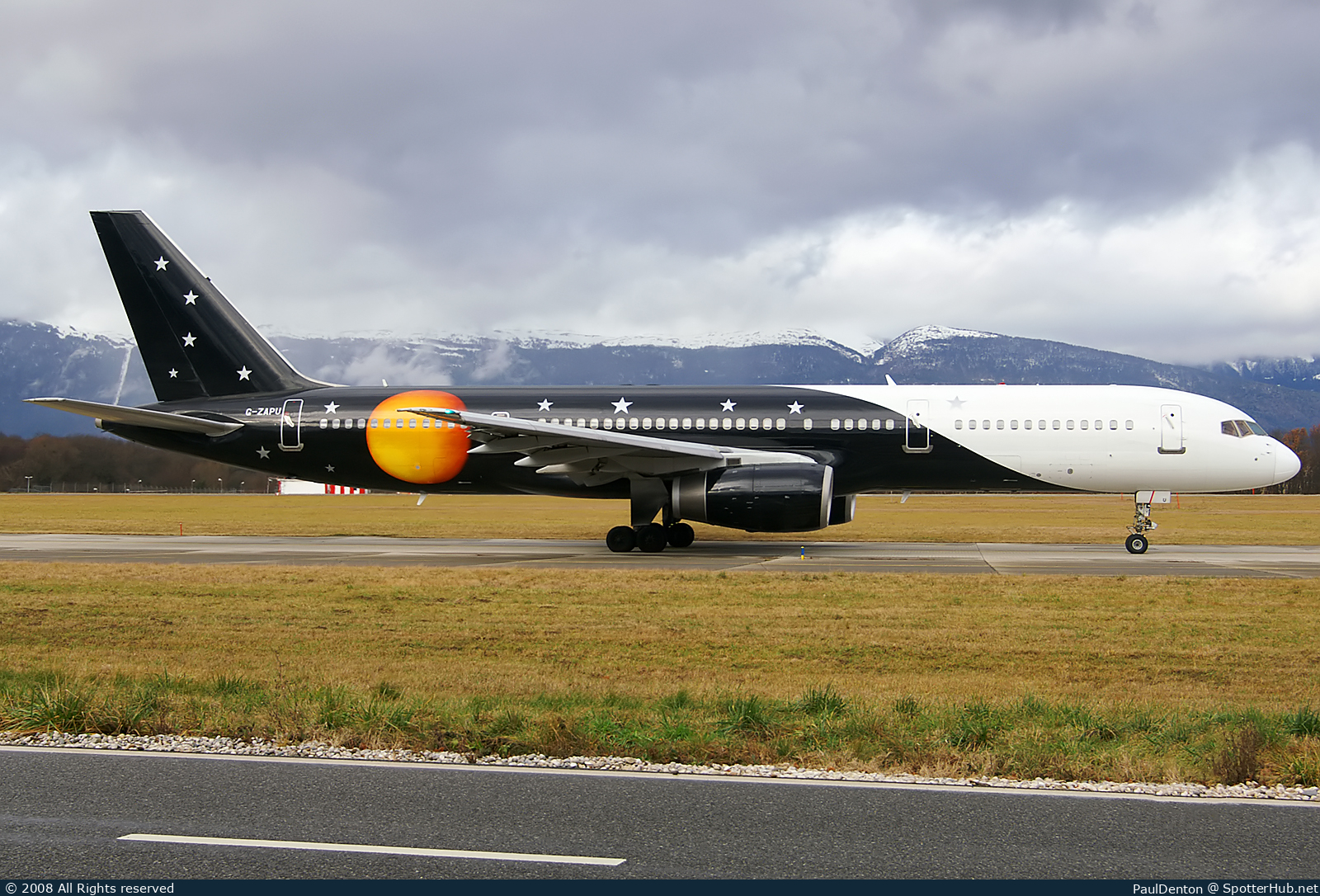 Photo of G-ZAPU - Boeing 757-2Y0 operated by Titan Airways