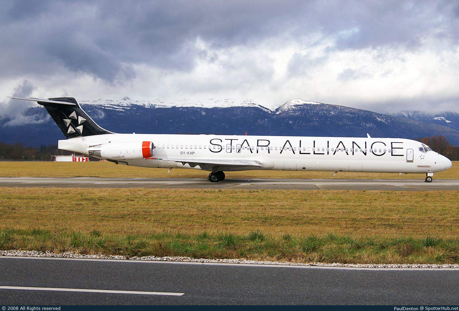 Photo of OY-KHP - McDonnell Douglas MD-82 operated by SAS Scandinavian Airlines