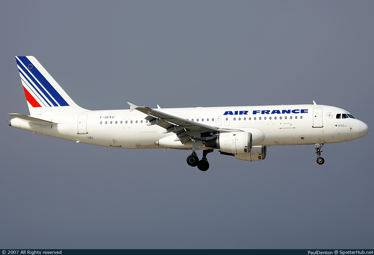 Photo of F-GFKU - Airbus A320-211 operated by Air France