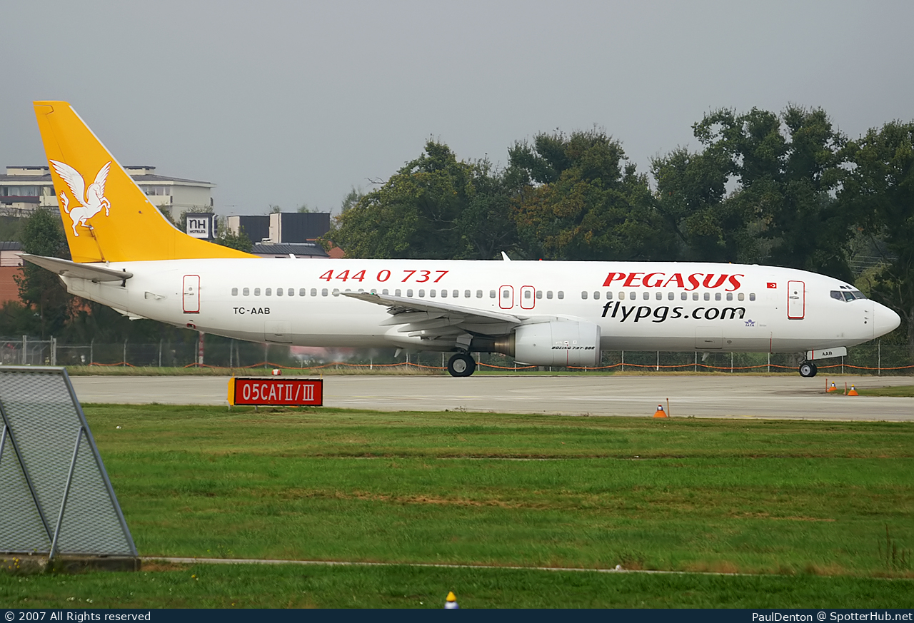 Photo of TC-AAB - Boeing 737-86N operated by Pegasus Airlines