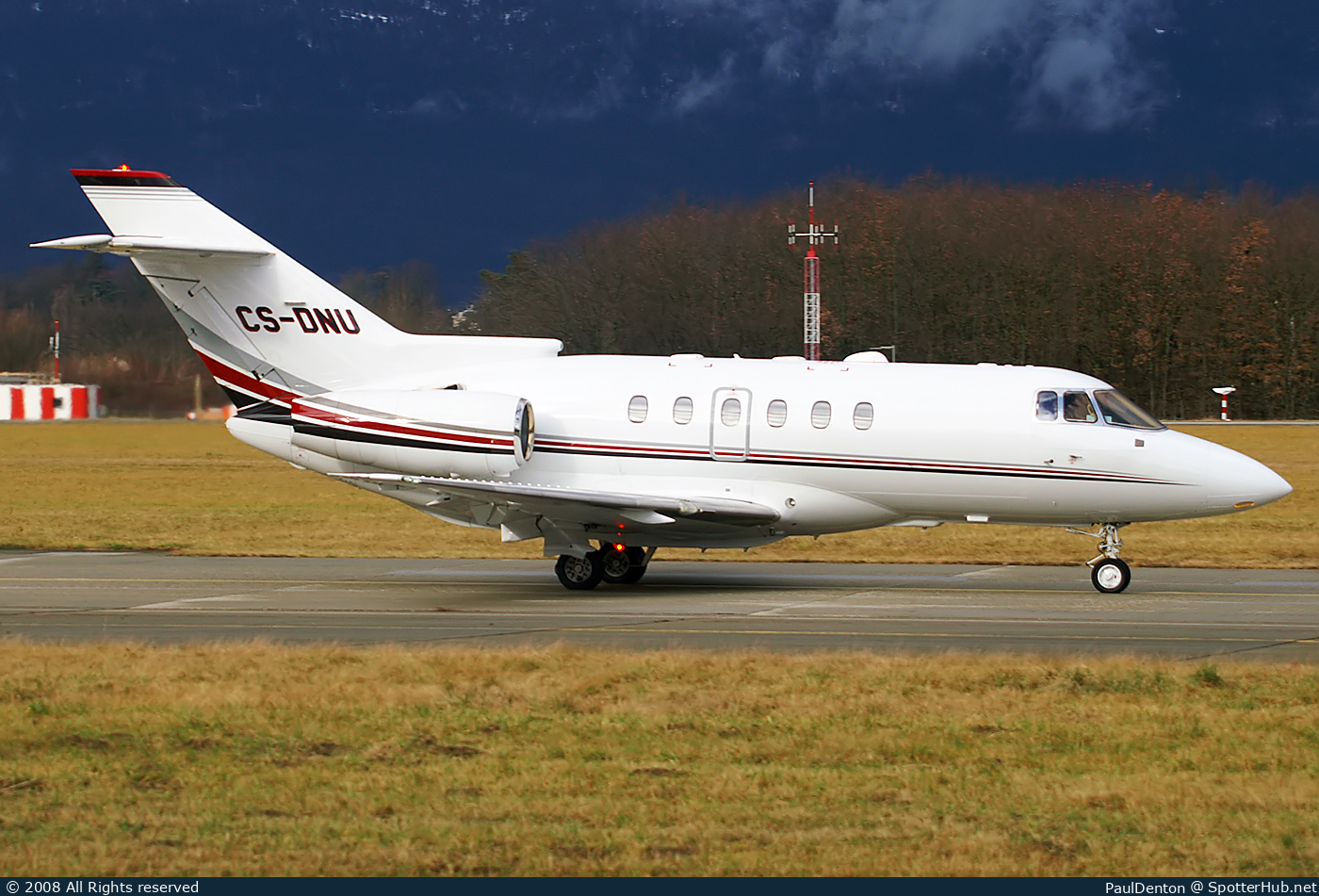Photo of CS-DNU - Hawker Beechcraft 800XP operated by NetJets Europe