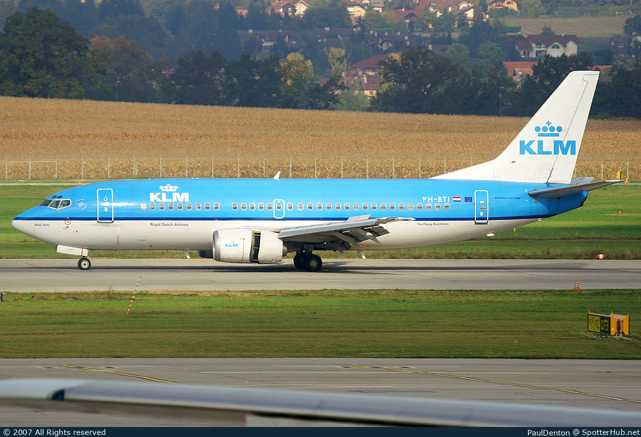 Photo of PH-BTI - Boeing 737-306 operated by KLM Royal Dutch Airlines