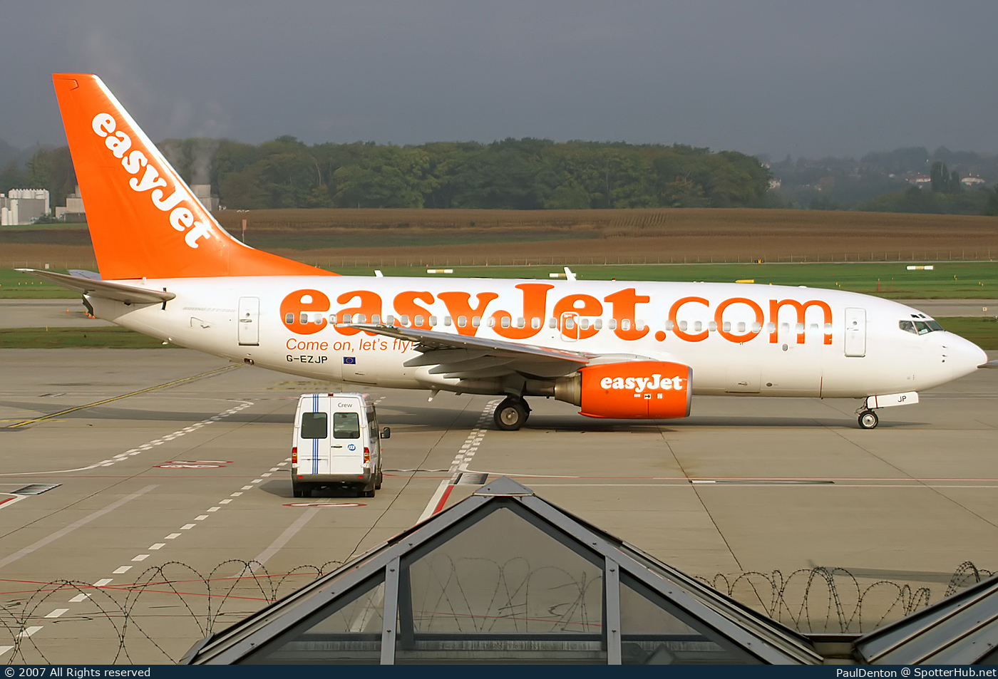 Photo of G-EZJP - Boeing 737-73V operated by easyJet