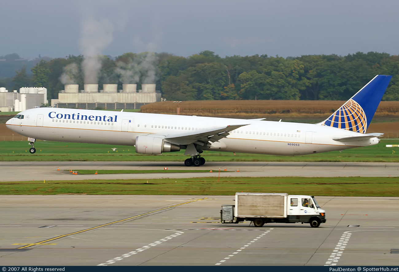 Photo of N59053 - Boeing 767-424(ER) operated by Continental Airlines