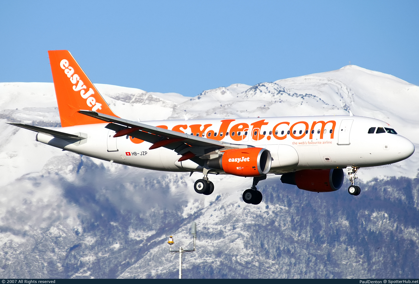 Photo of HB-JZP - Airbus A319-111 operated by easyJet Switzerland