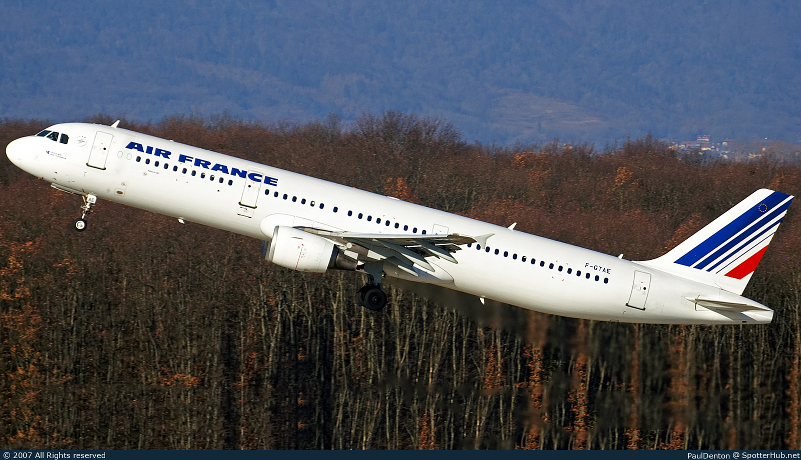 Photo of F-GTAE - Airbus A321-212 operated by Air France