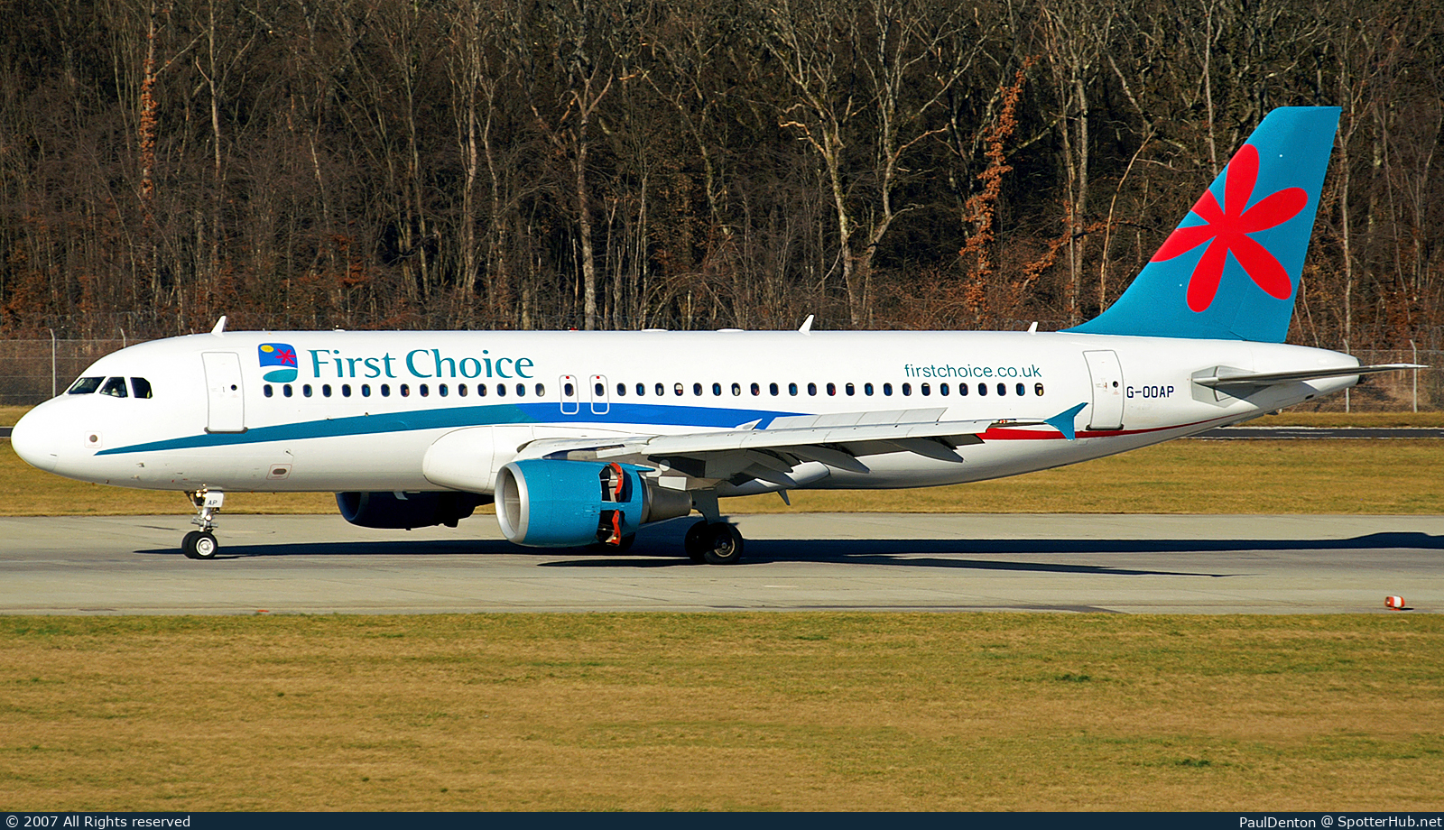 Photo of G-OOAP - Airbus A320-214 operated by First Choice Airways