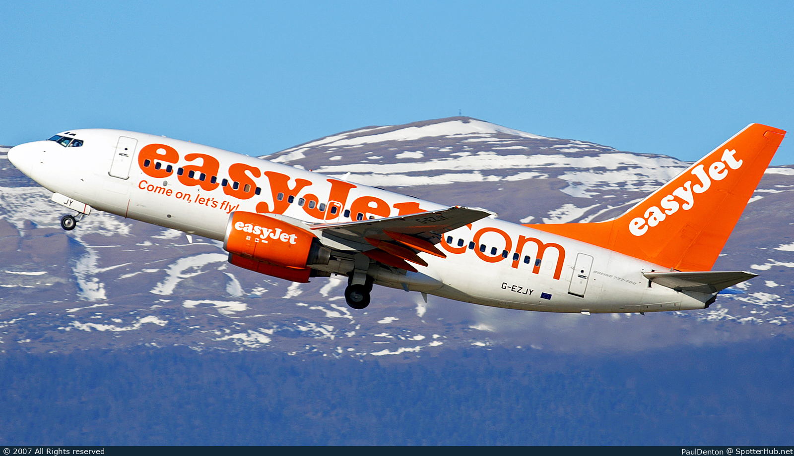 Photo of G-EZJY - Boeing 737-73V operated by easyJet