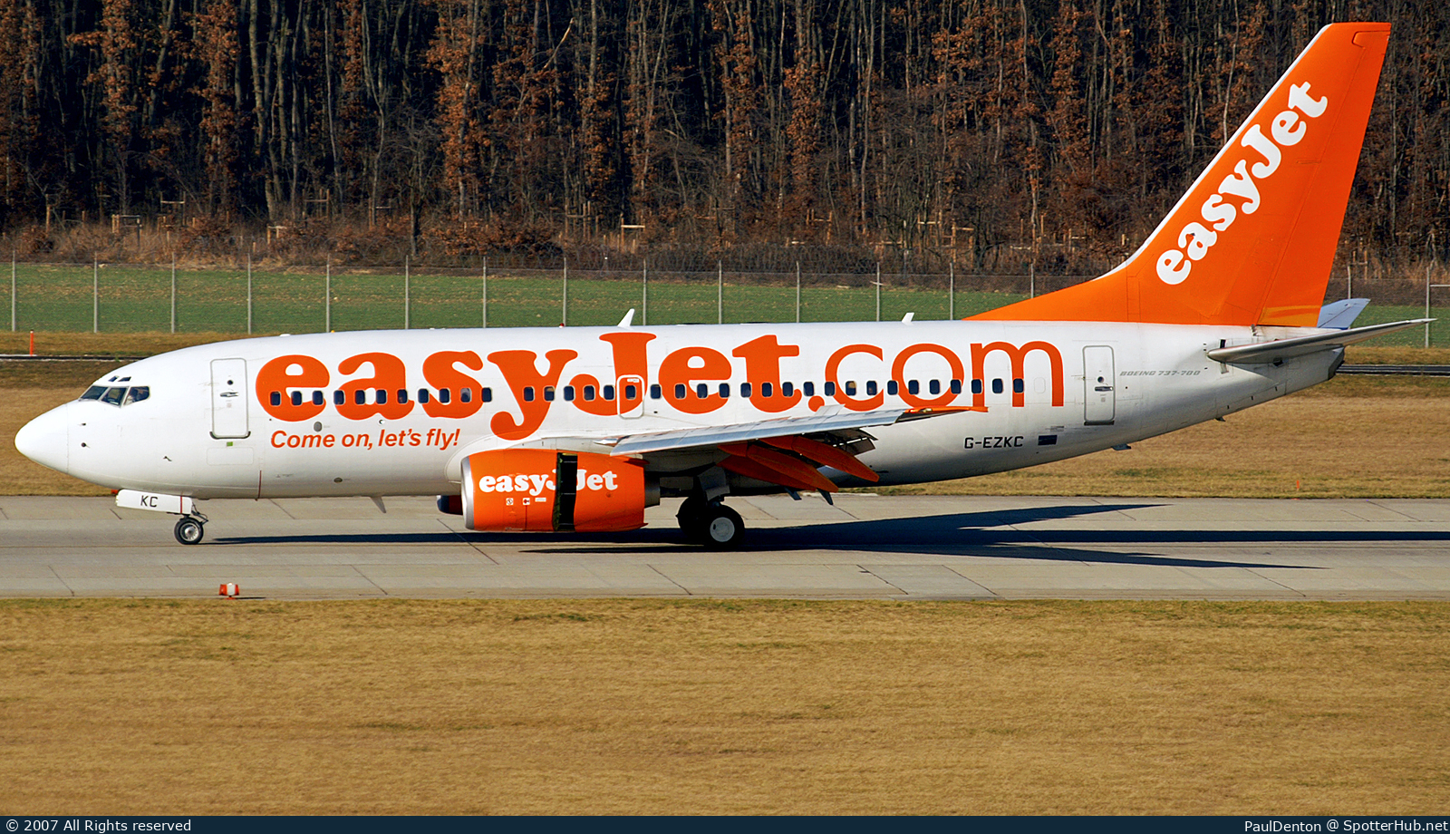 Photo of G-EZKC - Boeing 737-73V operated by easyJet