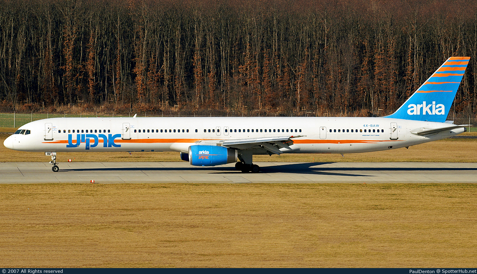 Photo of 4X-BAW - Boeing 757-3E7 operated by Arkia Israeli Airlines
