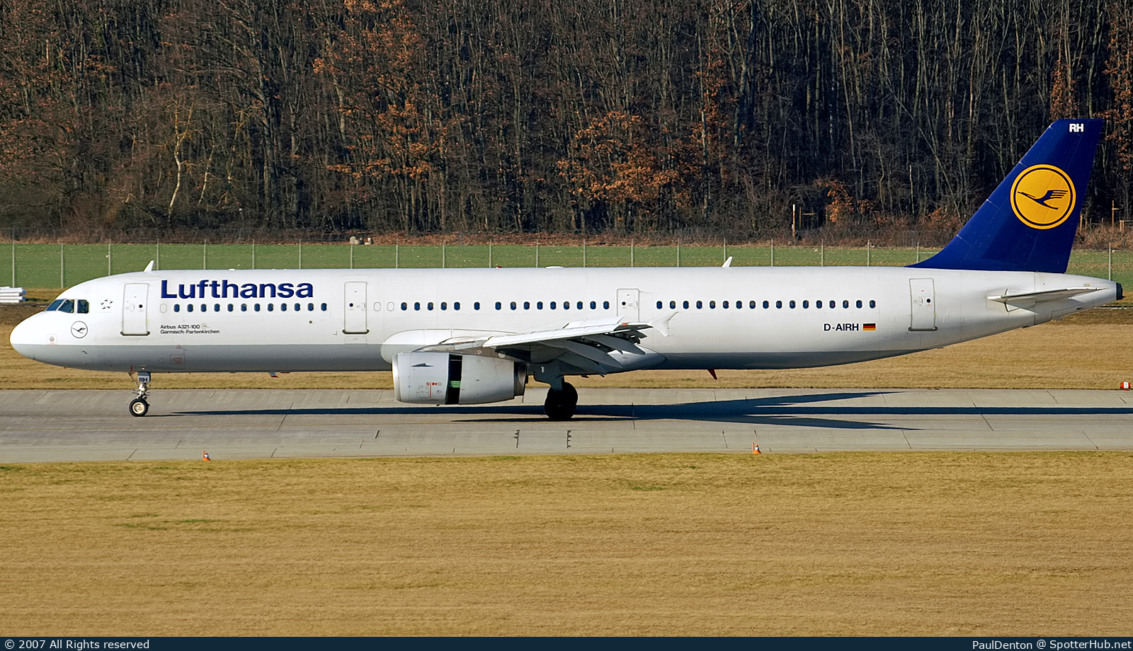 Photo of D-AIRH - Airbus A321-131 operated by Lufthansa