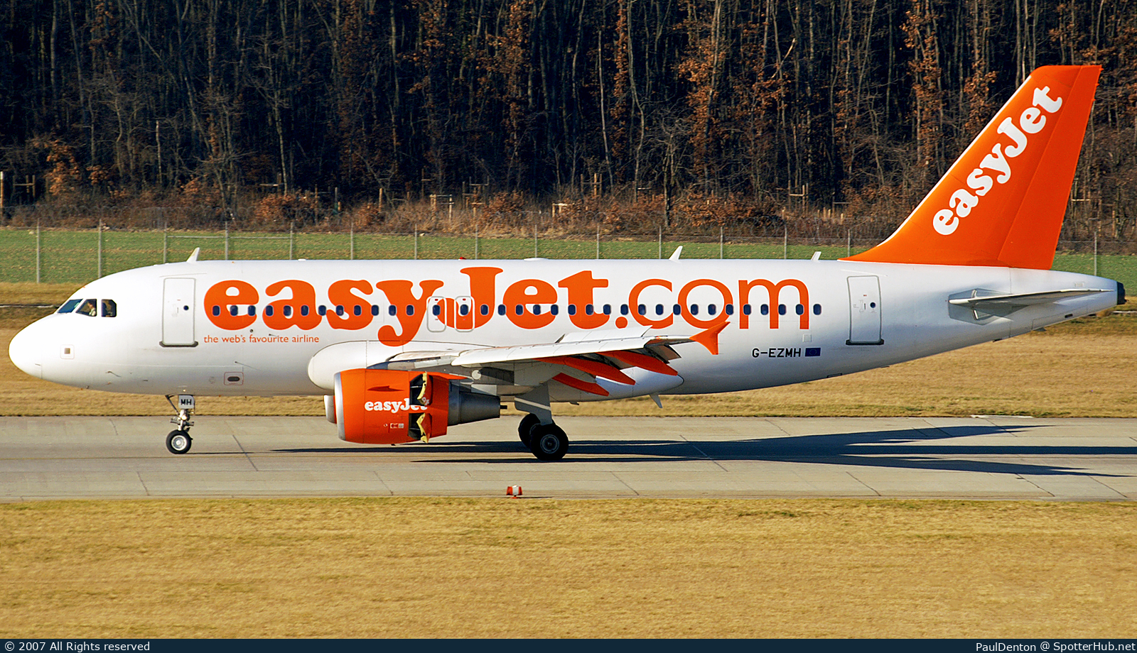 Photo of G-EZMH - Airbus A319-111 operated by easyJet