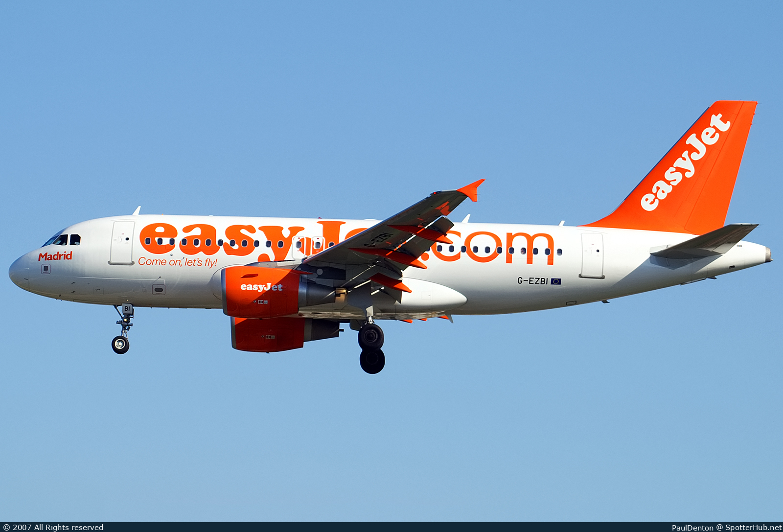 Photo of G-EZBI - Airbus A319-111 operated by easyJet