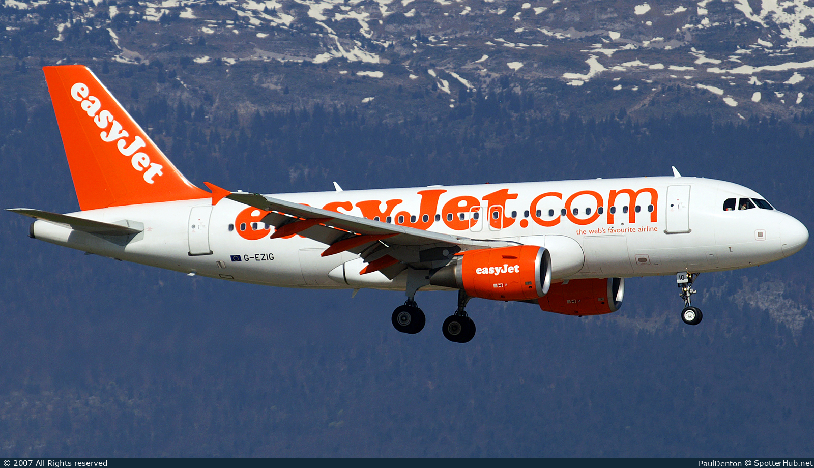 Photo of G-EZIG - Airbus A319-111 operated by easyJet