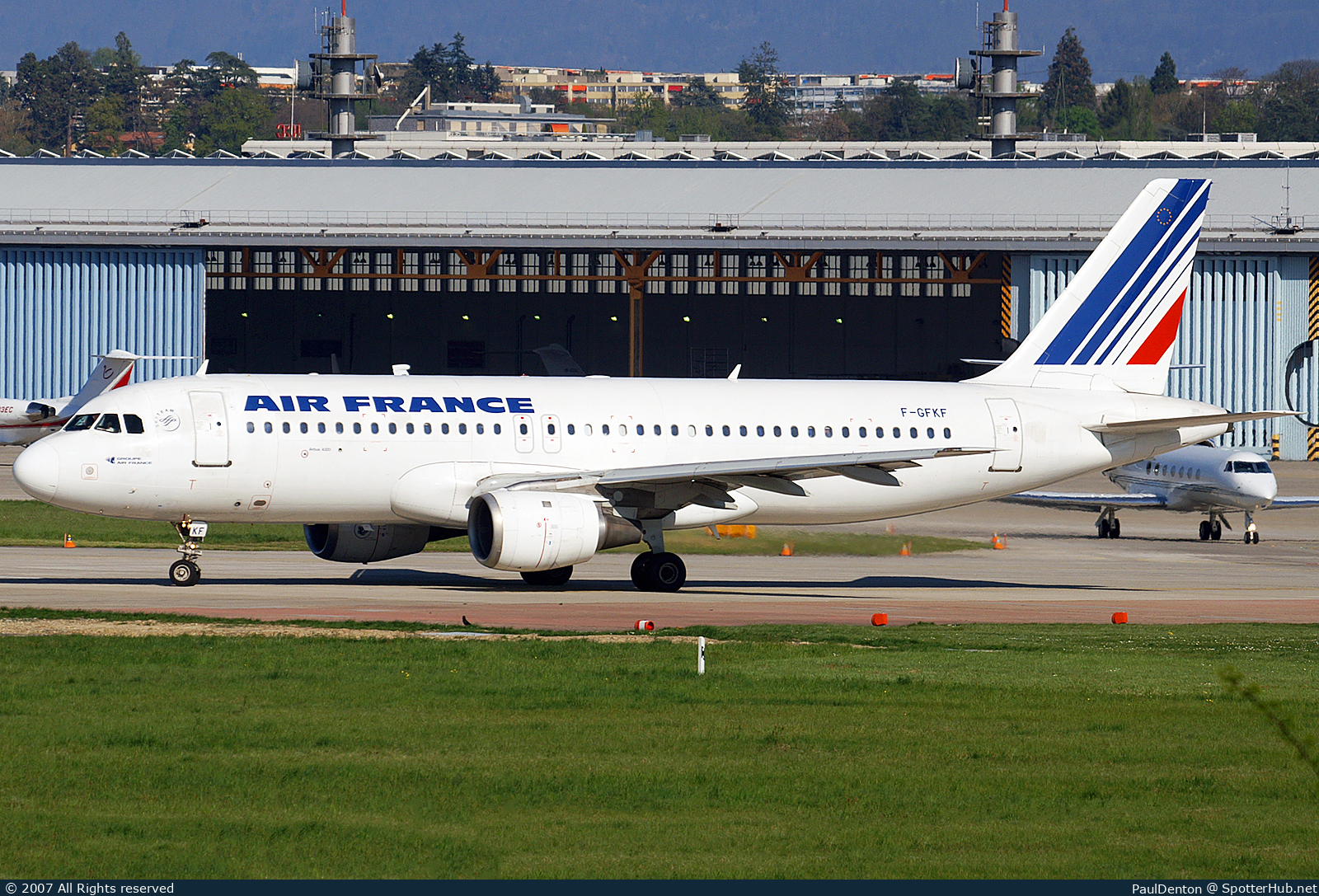 Photo of F-GFKF - Airbus A320-111 operated by Air France