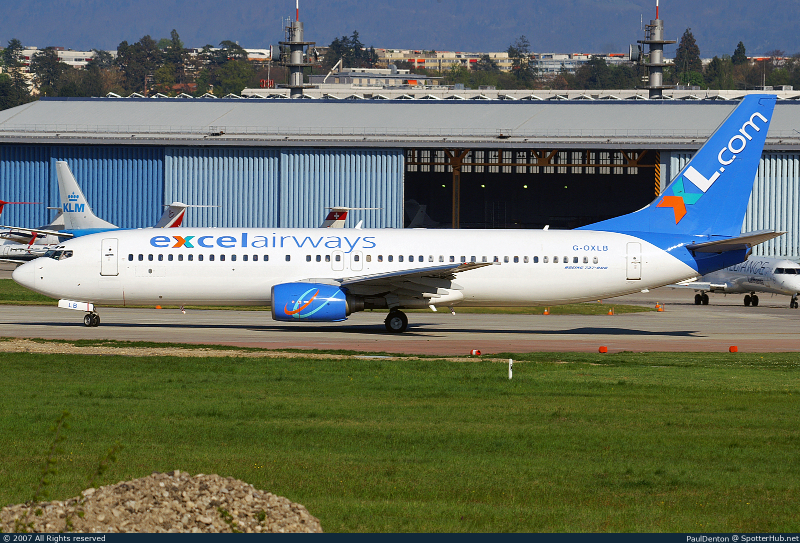 Photo of G-OXLB - Boeing 737-86N operated by XL Airways