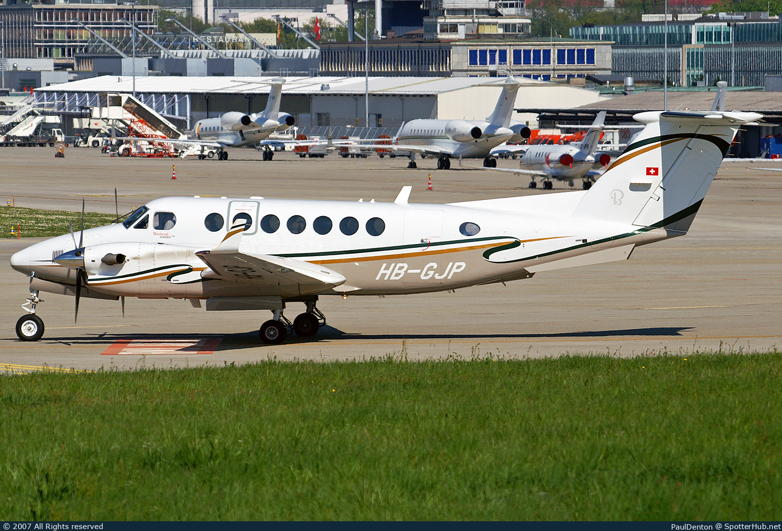Photo of HB-GJP - Beechcraft B300 Super King Air 350 operated by BergAir