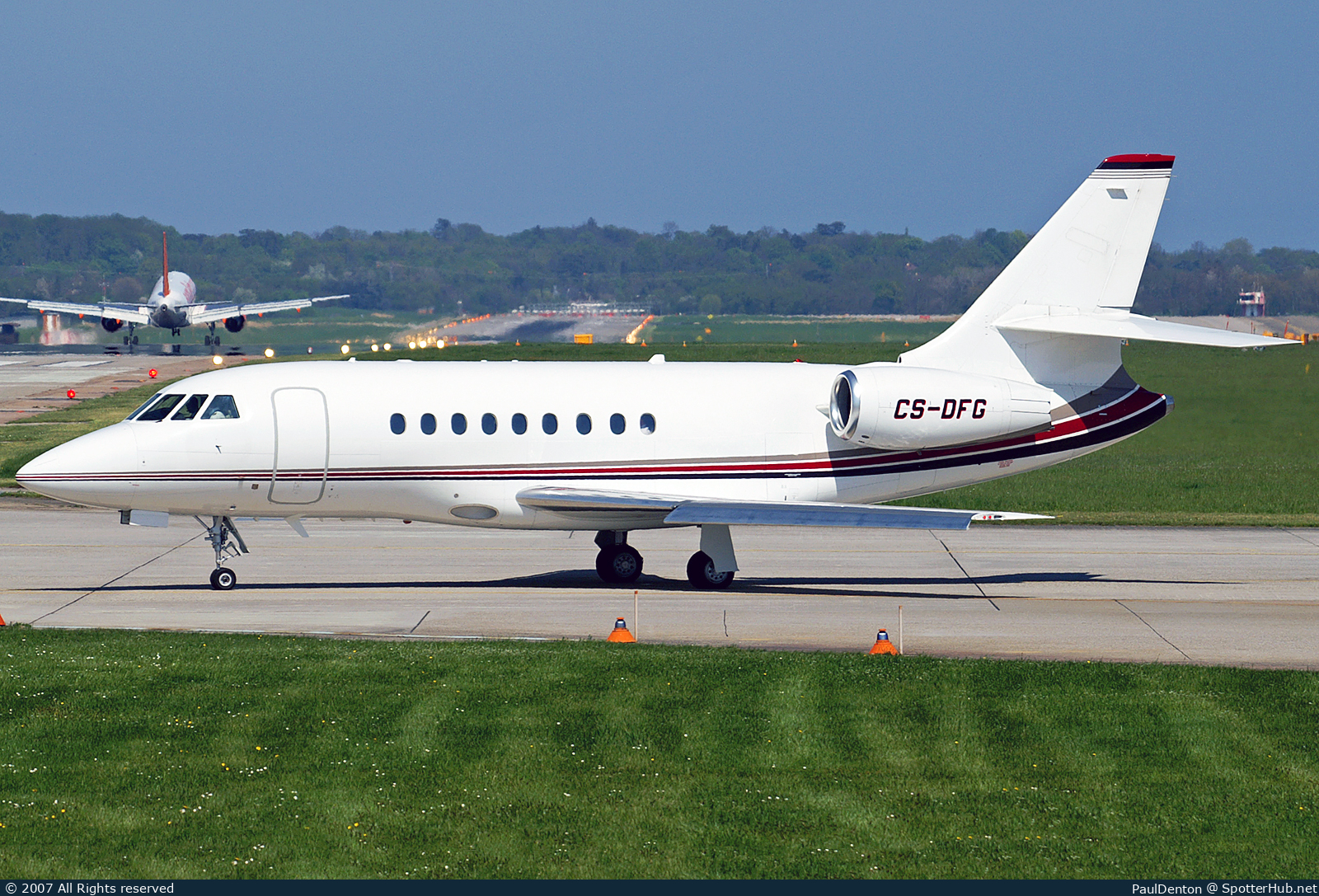 Photo of CS-DFG - Dassault Falcon 2000EX operated by NetJets Europe