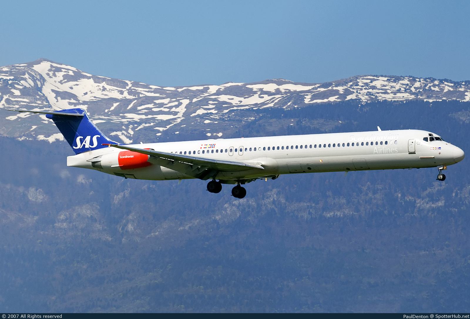 Photo of SE-DIL - McDonnell Douglas MD-82 operated by SAS Scandinavian Airlines