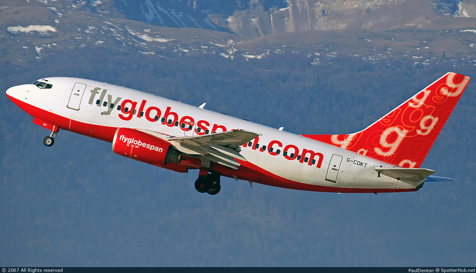 Photo of G-CDKT - Boeing 737-683 operated by flyglobespan