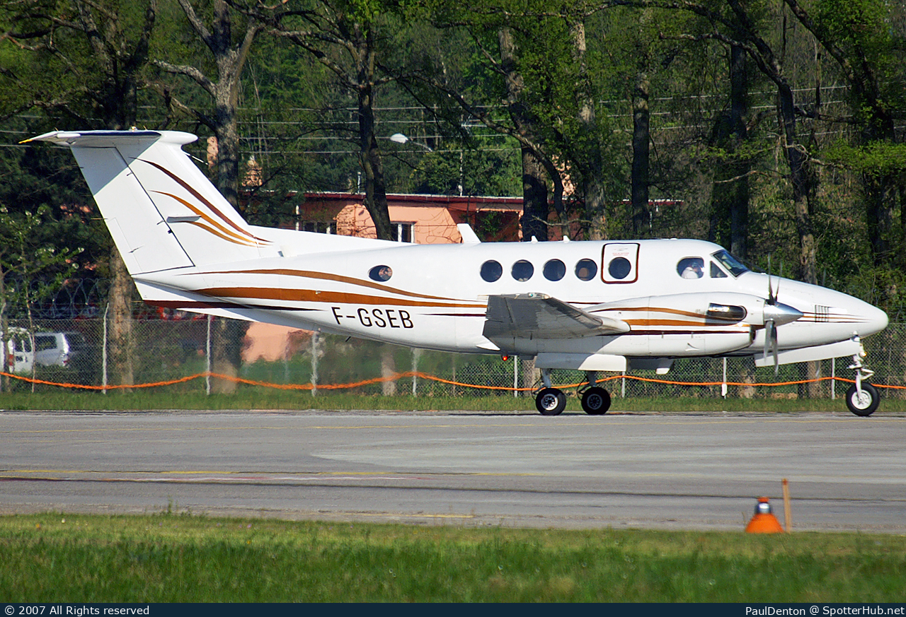 Photo of F-GSEB - Beechcraft B200 Super King Air operated by Private