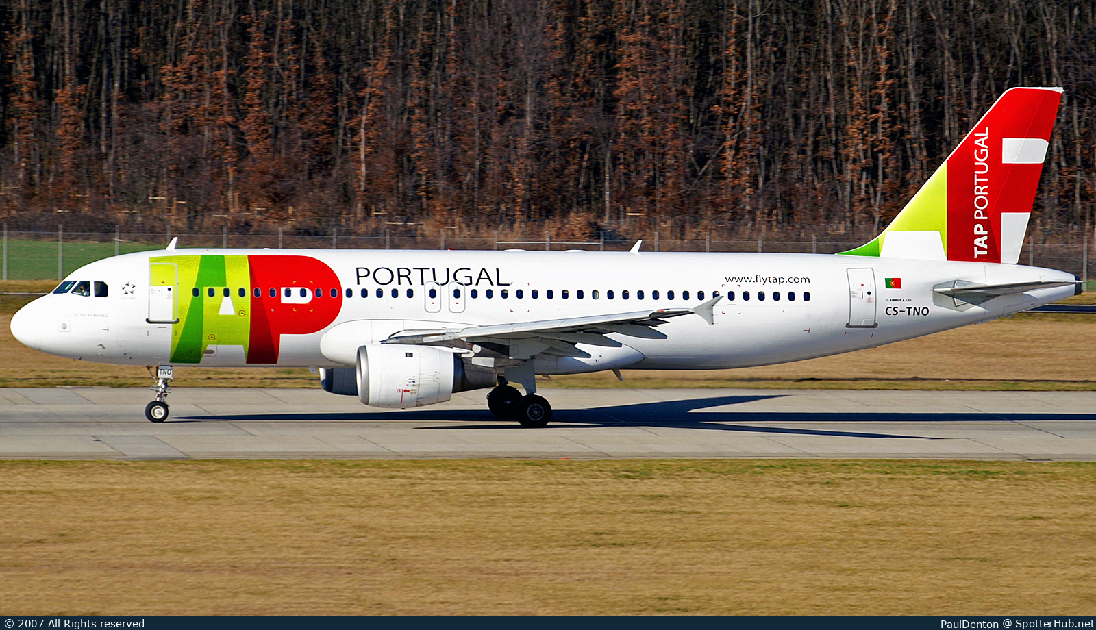 Photo of CS-TNO - Airbus A320-212 operated by TAP Air Portugal