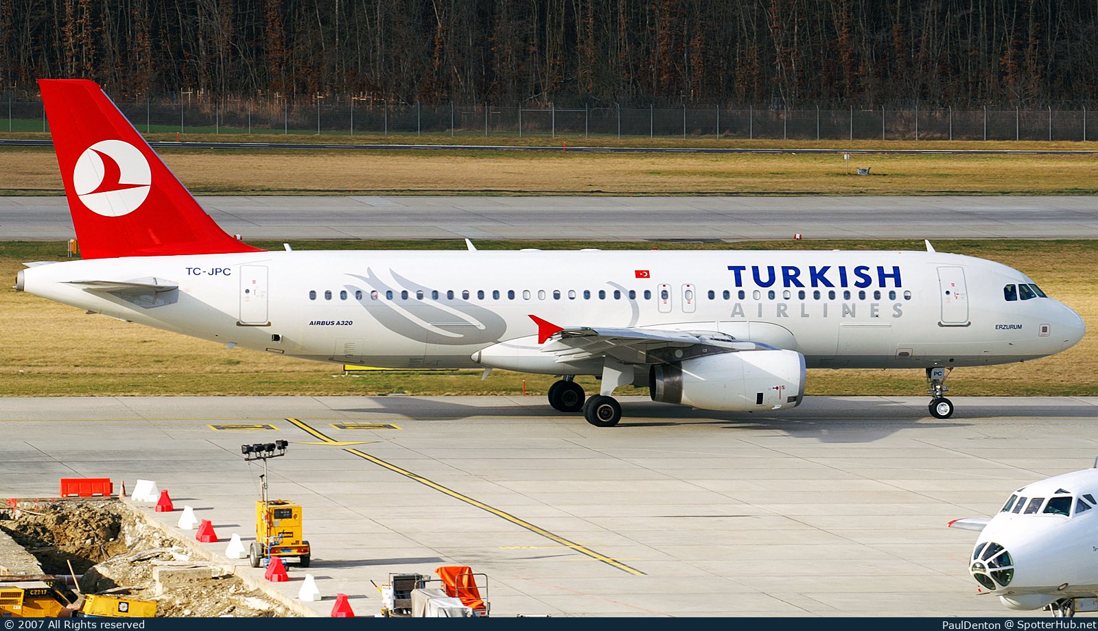 Photo of TC-JPC - Airbus A320-232 operated by Turkish Airlines