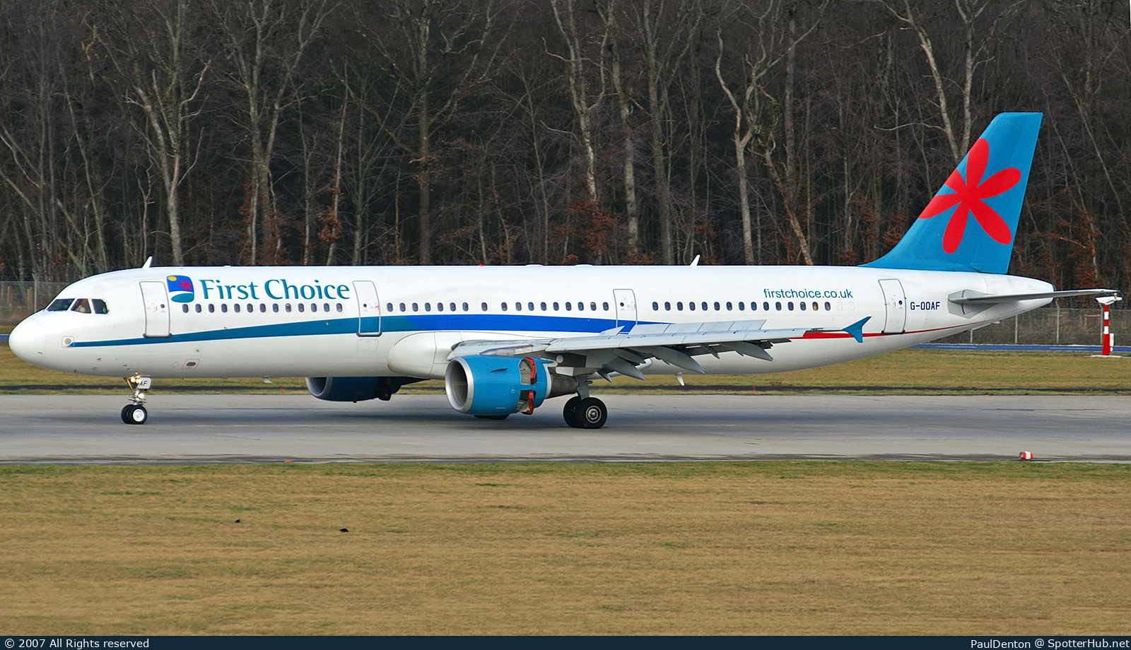 Photo of G-OOAF - Airbus A321-211 operated by First Choice Airways