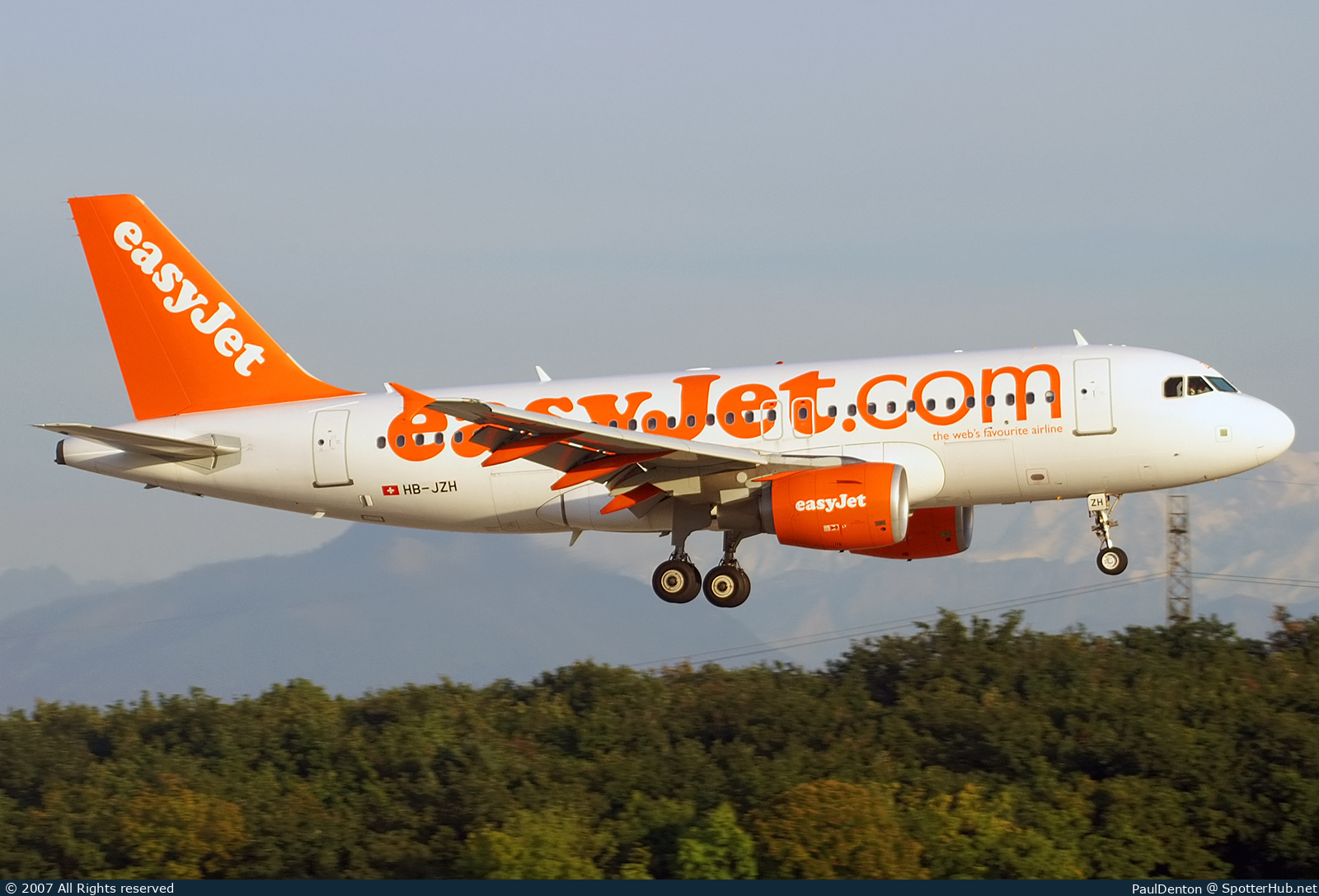 Photo of HB-JZH - Airbus A319-111 operated by easyJet Switzerland