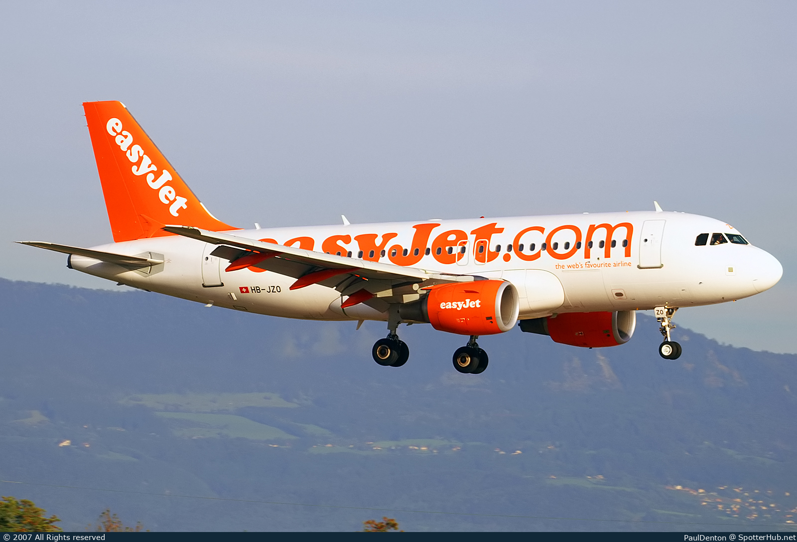 Photo of HB-JZO - Airbus A319-111 operated by easyJet Switzerland