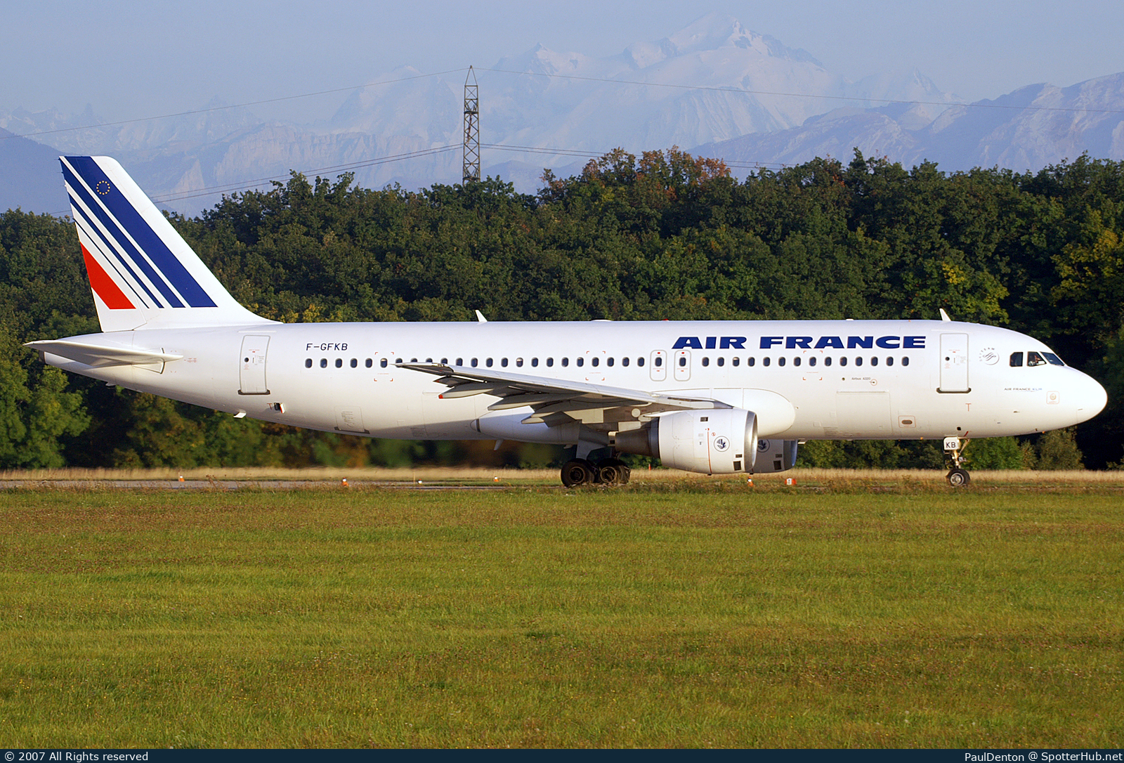 Photo of F-GFKB - Airbus A320-111 operated by Air France