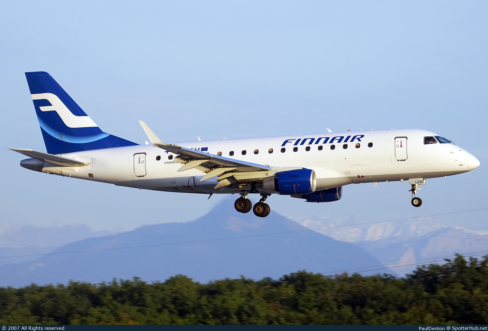 Photo of OH-LEM - Embraer ERJ-170STD operated by Finnair