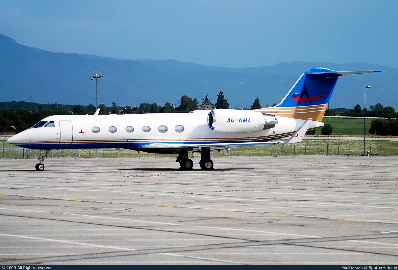 Photo of A6-NMA - Gulfstream GIV-SP operated by Royal Jet