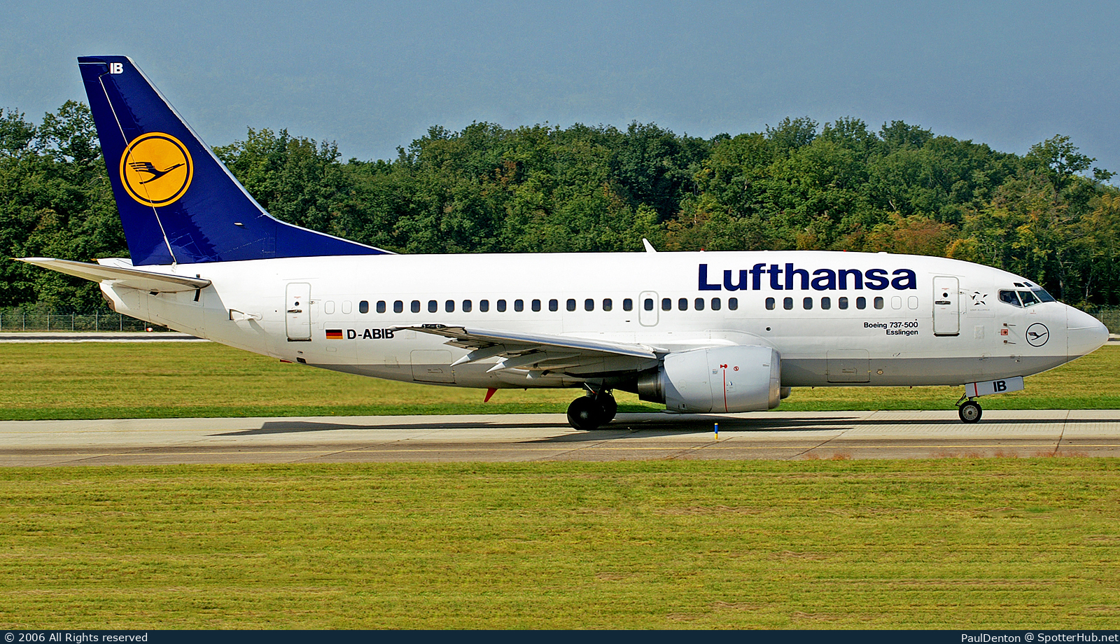 Photo of D-ABIB - Boeing 737-530 operated by Lufthansa