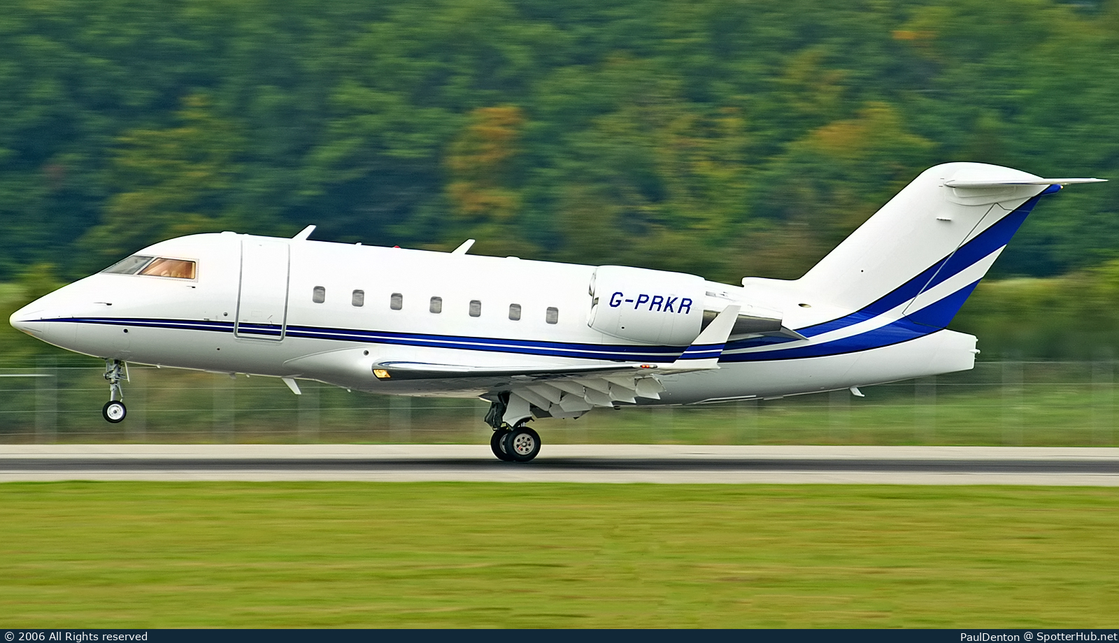 Photo of G-PRKR - Bombardier Challenger 604 operated by TAG Aviation UK