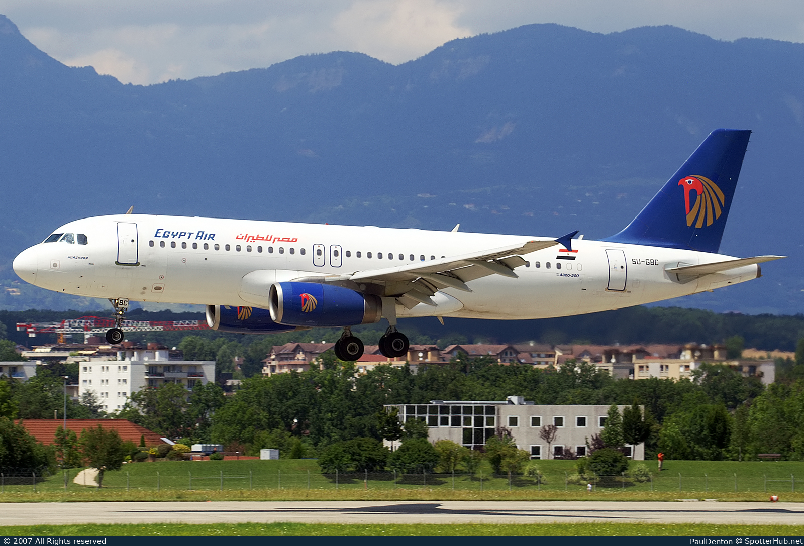 Photo of SU-GBC - Airbus A320-231 operated by Egyptair
