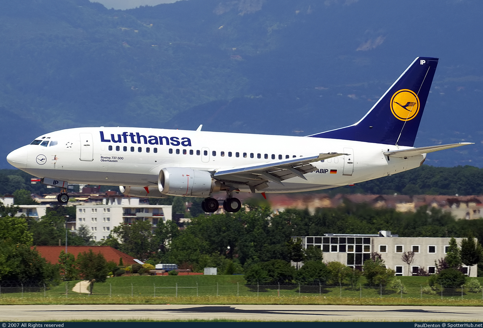 Photo of D-ABIP - Boeing 737-530 operated by Lufthansa