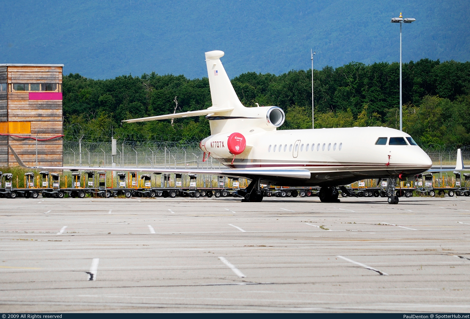 Photo of N7707X - Dassault Falcon 7X operated by ACM Aviation