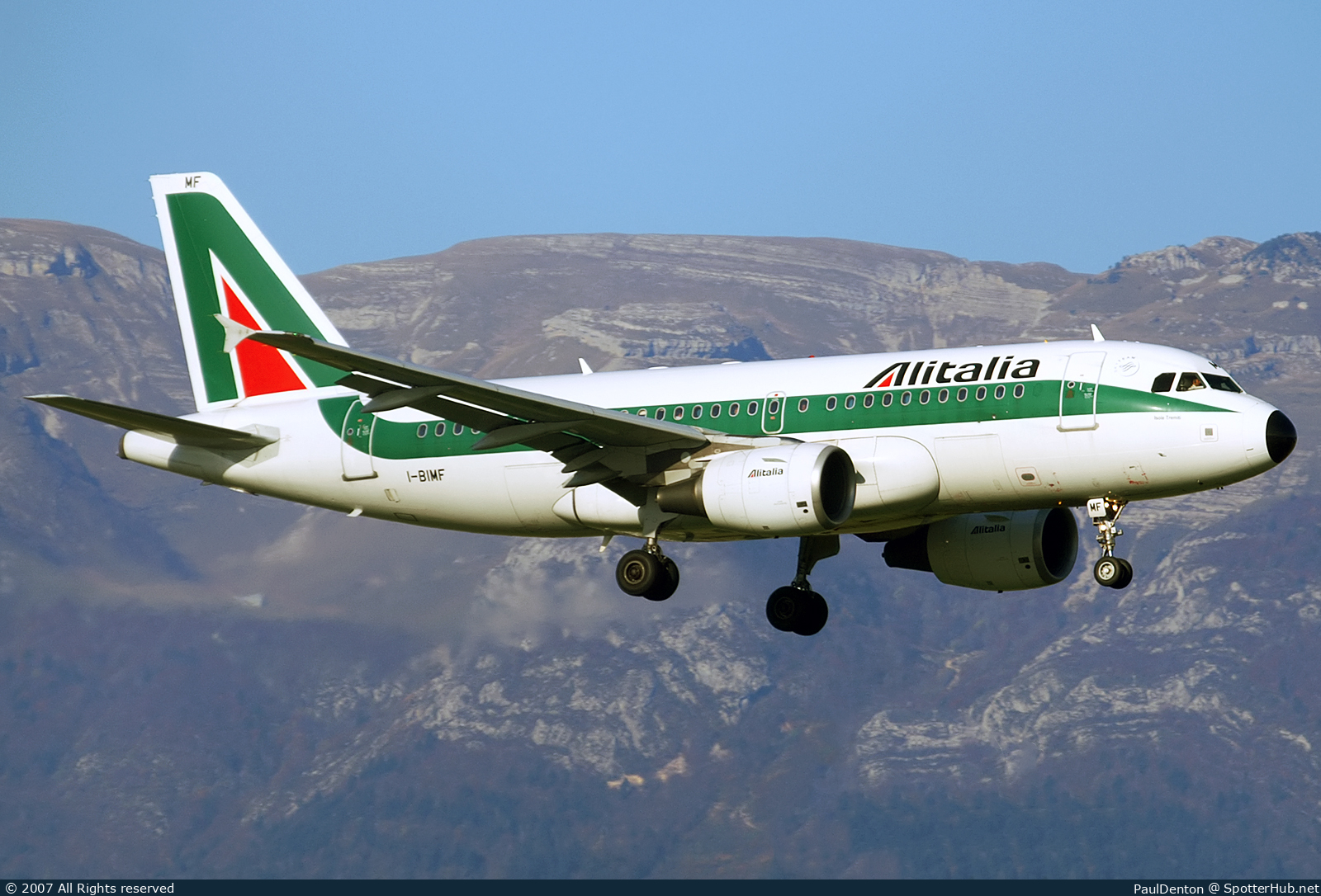 Photo of I-BIMF - Airbus A319-112 operated by Alitalia