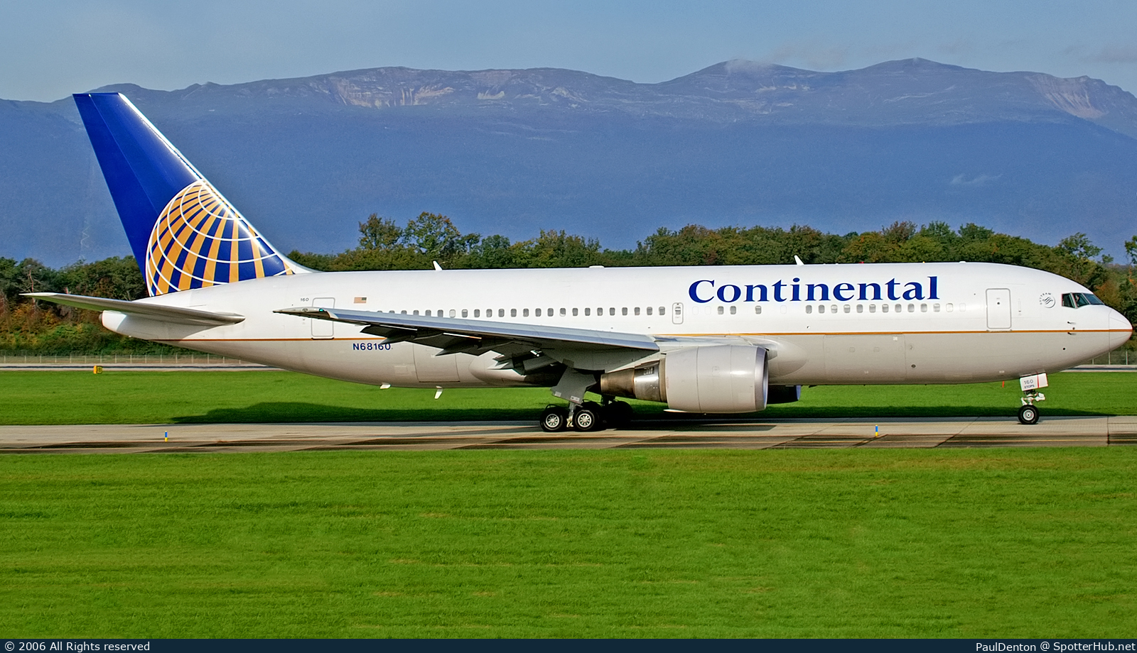 Photo of N68160 - Boeing 767-224(ER) operated by Continental Airlines