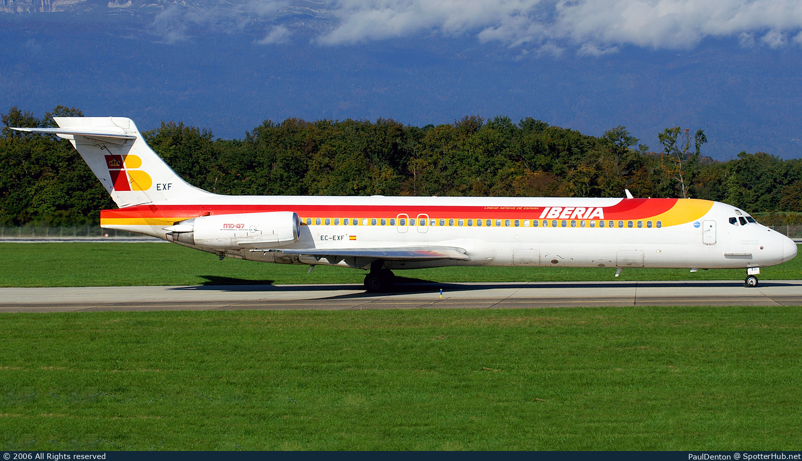 Photo of EC-EXF - McDonnell Douglas MD-87 operated by Iberia