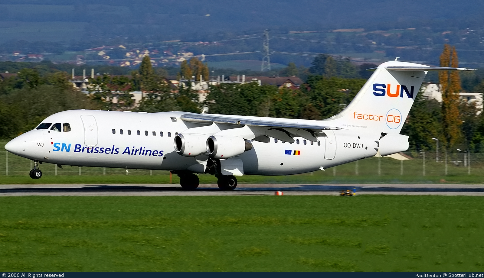 Photo of OO-DWF - British Aerospace Avro RJ100 operated by SN Brussels Airlines